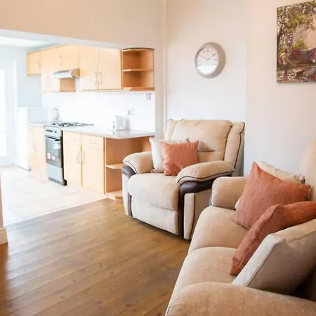 Apartman Millfield Bungalow Disabled Access - Wetroom - 3 Bedrooms Workstays Uk Video Tour Available Middlesbrough