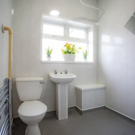 Apartman Millfield Bungalow Disabled Access - Wetroom - 3 Bedrooms Workstays Uk Video Tour Available