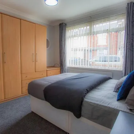 Apartman Millfield Bungalow Disabled Access - Wetroom - 3 Bedrooms Workstays Uk Video Tour Available *